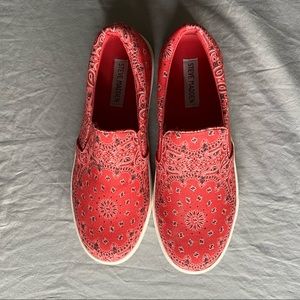 NEW Steve Madden Bandana Slip-On